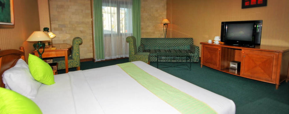 Cipta 2 Hotel Giacarta Esterno foto
